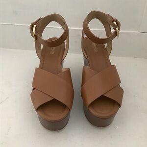 Michael Kors Wedges, Size 6, Tan Leather Platform Sandals